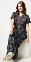 Zeyo Women Rayon Black Checks Print Nighty